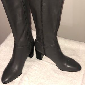 Gray under the knee boots worn less than 10 times